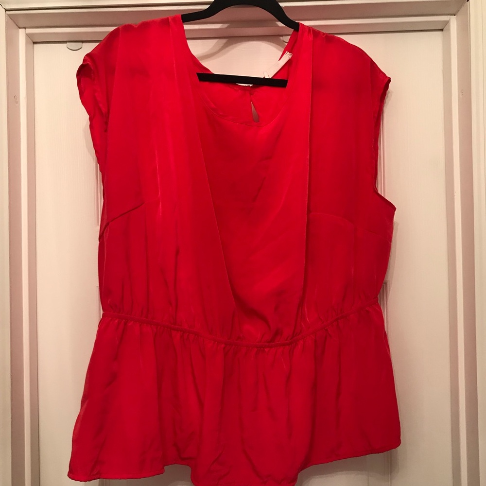 Red short sleeve top